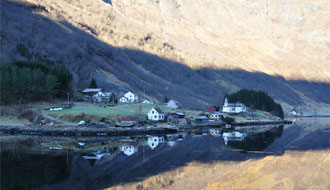 PPetite ville au bord de l'eau