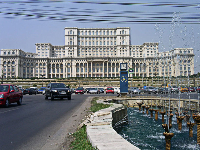 Bucarest  : Palais du Parlement