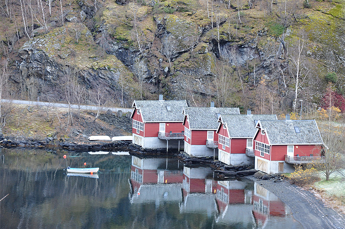 Flam : maisons au bord du Fiord