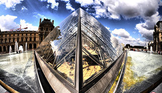 La pyramide du Louvre