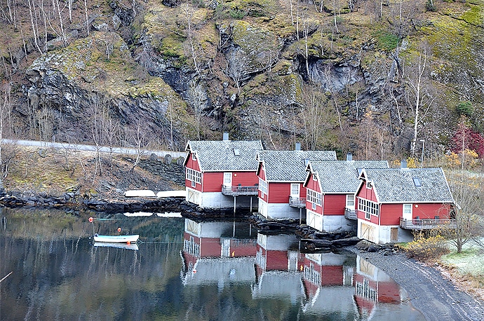 Flam : maisons au bord du Fiord