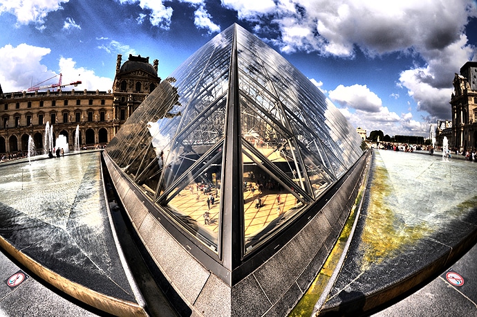 La pyramide du Louvre