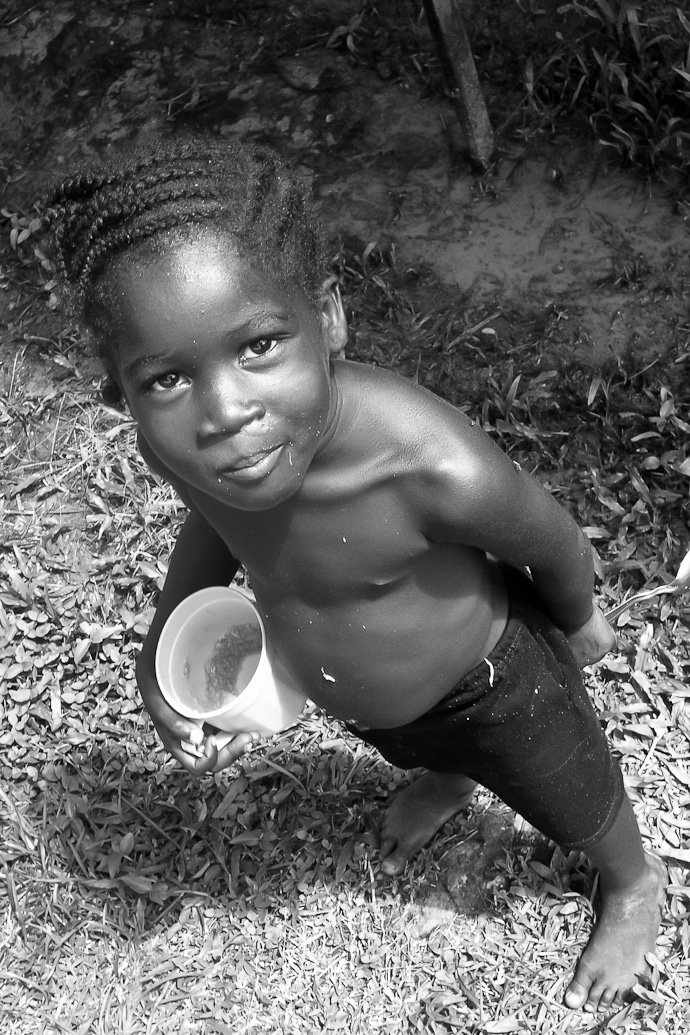 Rires et grimaces d'enfants - Du manioc au goûter