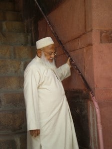 Fidèle musulman. Tombeau d'Humayun, Delhi.