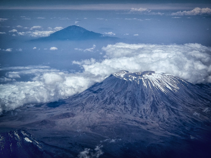 Montagne Kilimanjaro vue du ciel