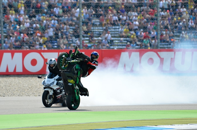 Hollande - IVECO TT ASSEN 2012 motoGP - stunt