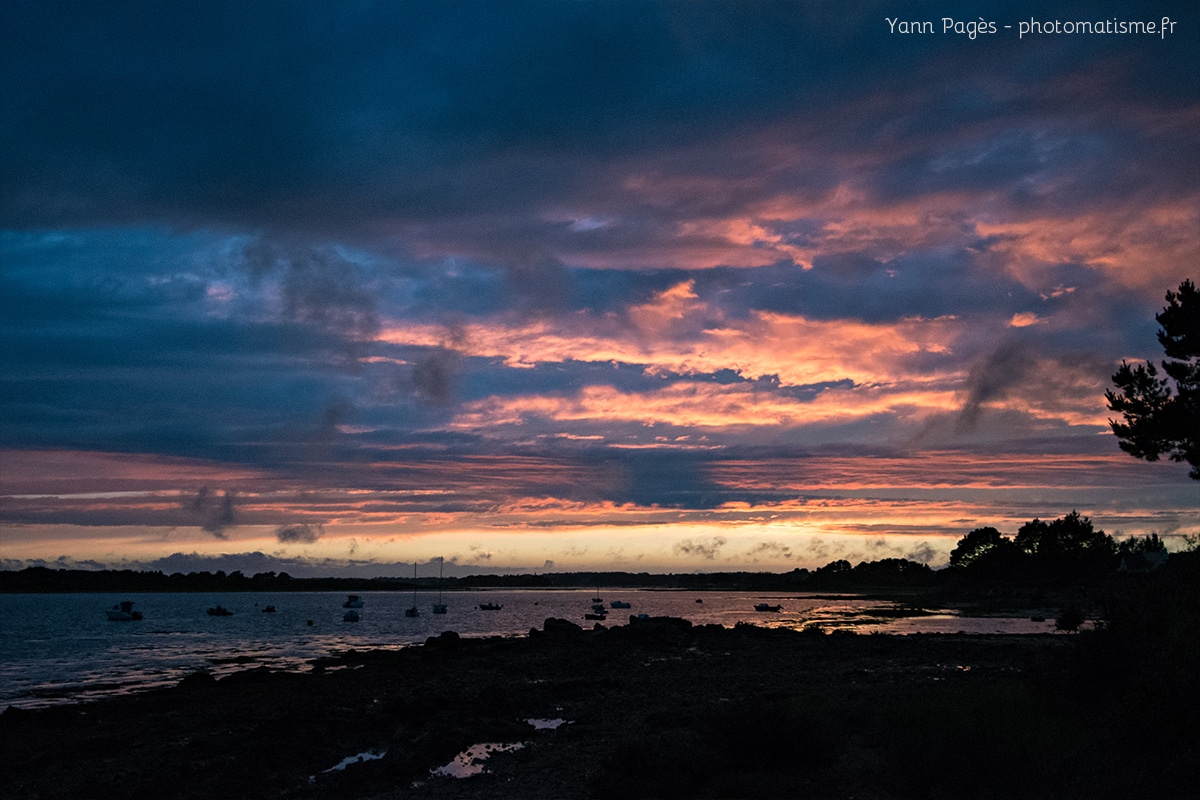 Couché de soleil, Séné, Morbihan, Bretagne.