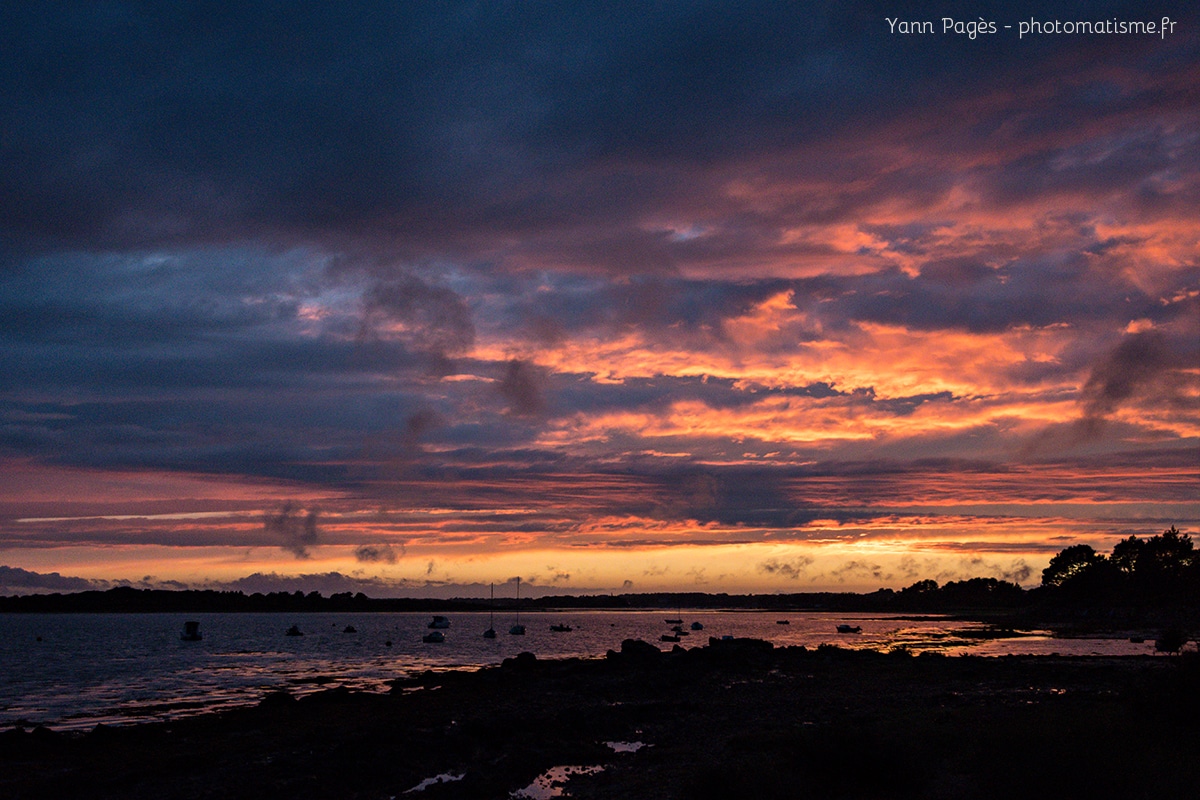 Couché de soleil, Séné, Morbihan, Bretagne.