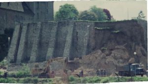 Vieux Montargis - Rue de la Sirène - Contreforts du château - 1978