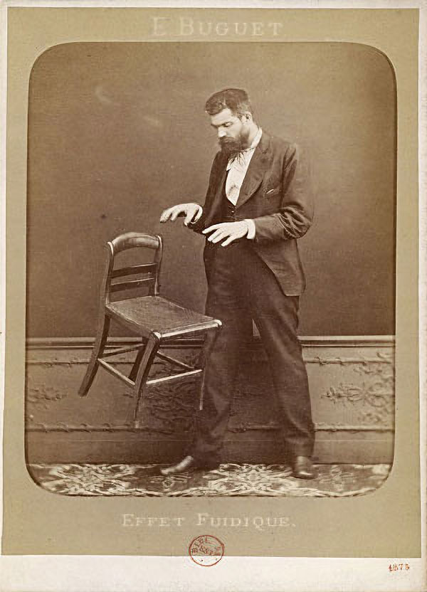 Photographe C. Robert (Edouard Isidore Buguet)