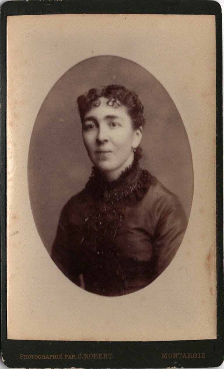 Edouard Buguet, pseudonyme C. Robert, photographe à Montargis