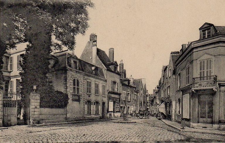 Vieux Montargis, Place Jules Ferry