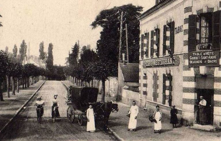 Histoire de Montargis, Avenue Adolphe Cochery